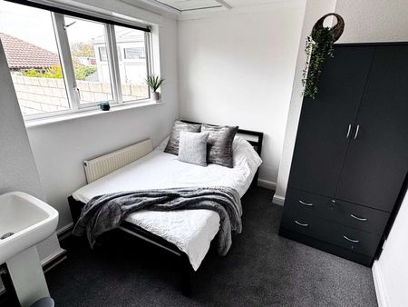 Energizing House Shareshare for Rent in Brighton Room 2 - Photo 2