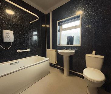 3 bedroom terraced house to rent - Photo 3