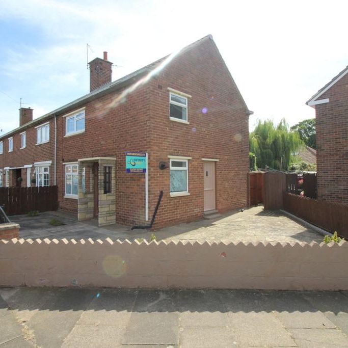 3 bedroom end of terrace house to rent - Photo 1