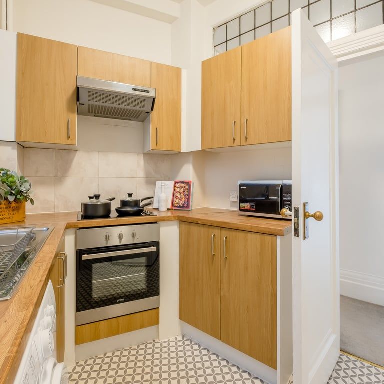 TWO BEDROOM, TO LET, PARK ROAD NW8 - Photo 1
