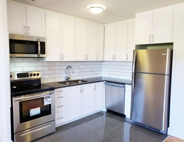 10 Garfella Drive — Bachelor - Photo 1