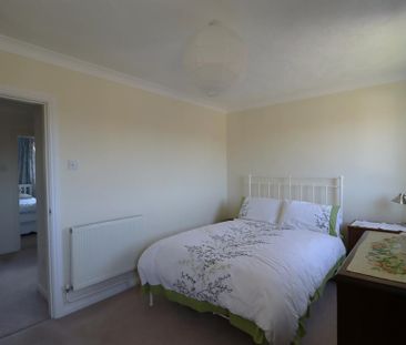 3 bedroom semi-detached house to rent - Photo 5