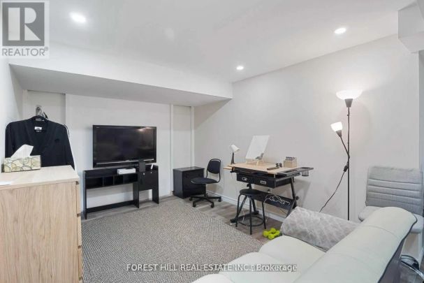 53 NOBLE DRIVE - Photo 1