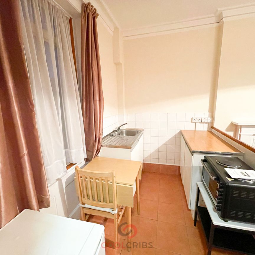 Sussex Gardens, Paddington, London, W2 - Photo 1