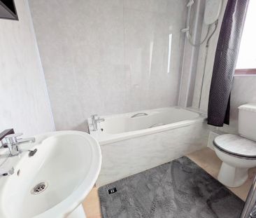 3 bedroom end of terrace house to rent - Photo 6