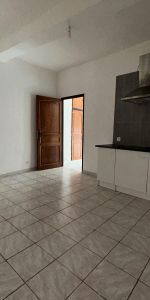 Location Appartement 2 pièces 29m² CARPENTRAS 84200 - Photo 3