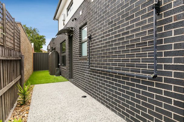 Unit 3/2 Pitches Street, Moonee Ponds. - Photo 1