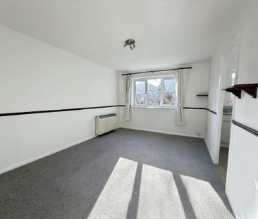 Danbury Crescent, South Ockendon, RM15 - Photo 1