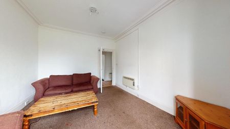 3 bedroom flat to rent - Photo 4