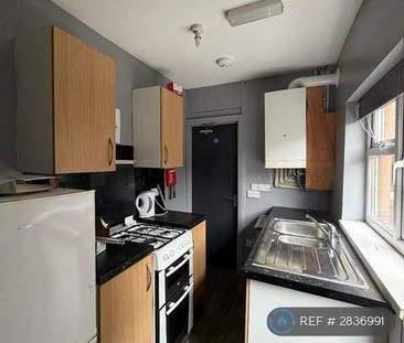 1 bedroom in a house share to rent - Photo 3