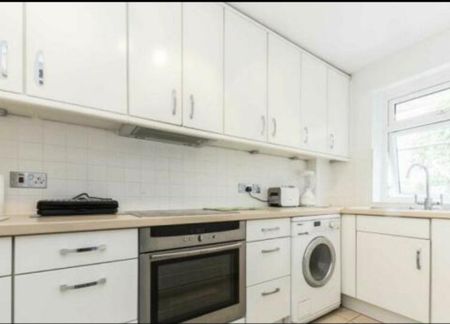 2 Bed Flat, Harriers Close, W5 - Photo 4