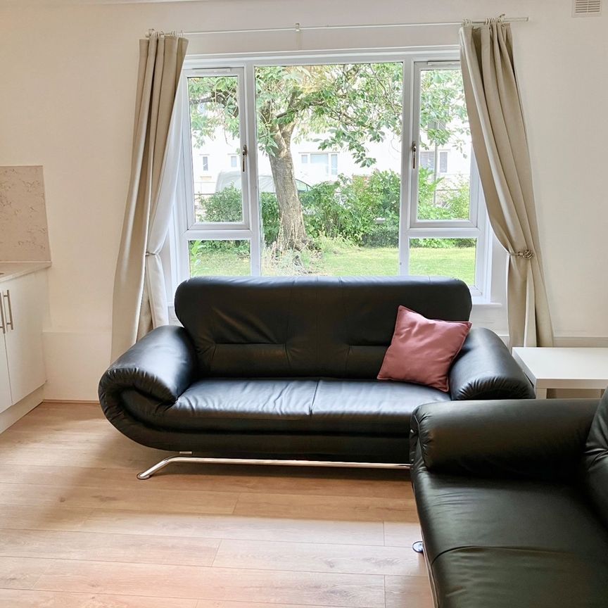 3 Bed Flat, Pilrig Street, EH6 - Photo 1