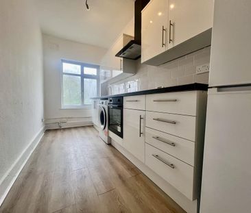 3 bedroom flat to rent - Photo 1