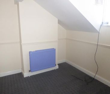 Sutherland Mount, Harehills, LS9 - Leeds - Photo 2