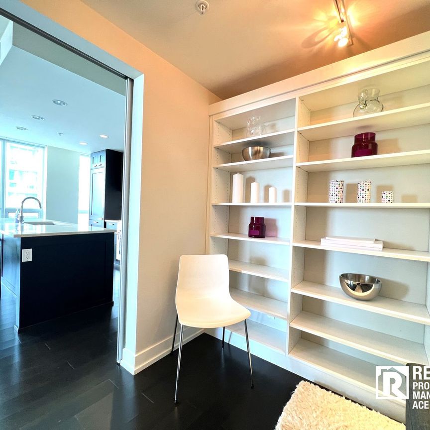 1723 | Executive Furnished 2 Bed + Den + 2 Bath | Waterfront | Downtown - Photo 1