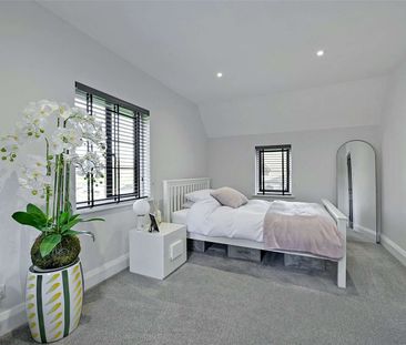 A recently updated two bedroom cottage, located on the Harleyford E... - Photo 6