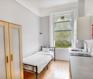 A cozy semi-studio apartment in a lovely neighbourhood, Courtfield ... - Photo 3