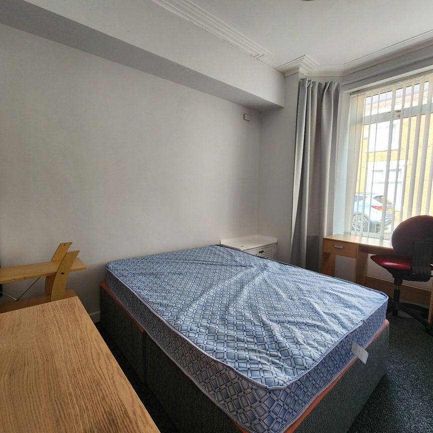 Room in a Shared House, Ventnor Street, M6 - Photo 1