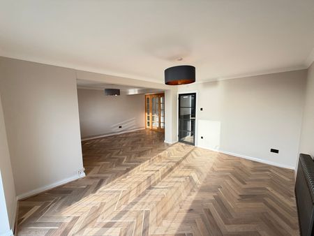 Crawshay Court, Langland, Swansea, SA3 - Photo 2