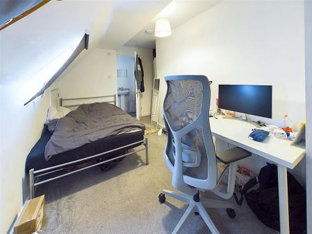 6 bedroom end of terrace house to rent - Photo 3