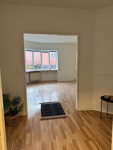 Lejlighed ved gågaden - Photo 3