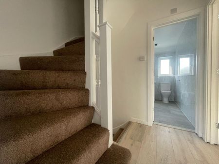 3 bedroom semi-detached house to rent - Photo 3