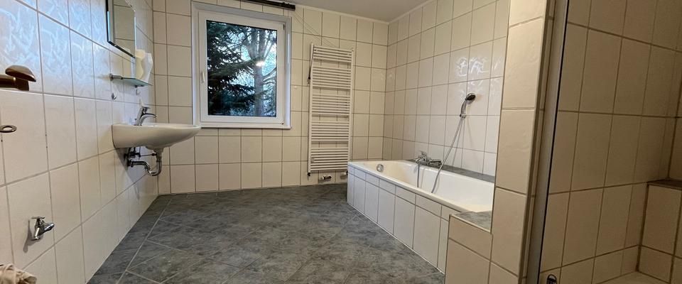 Ländliche Oberwohnung im Zweifamilienhaus - Foto 1