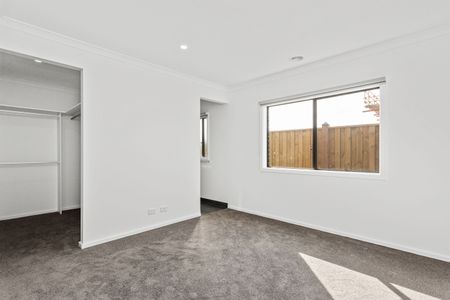 Perfect Blend of Modern Living & Family Comfort! - Photo 4