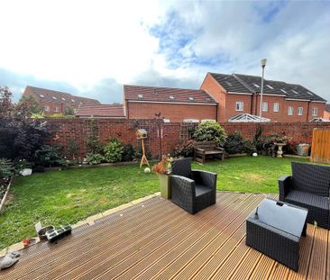 4 bedroom end of terrace house to rent - Photo 5