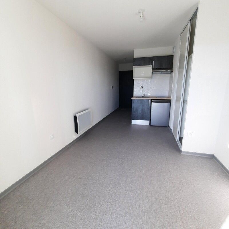 Location Appartement 1 pièce 18m² NIMES 30000 - Photo 1