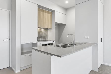 Top-Floor Apartment with Study & Sweeping Googong Views - Photo 4