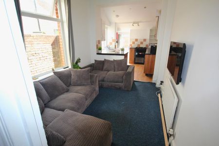 5 bedroom terraced house to rent - Photo 2
