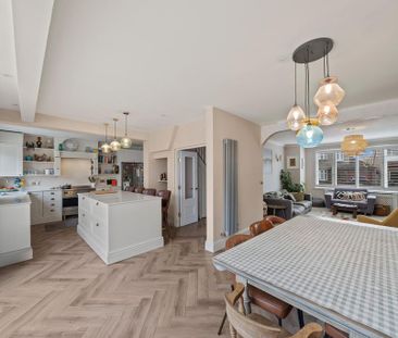 4 bedroom semi-detached house to rent - Photo 6