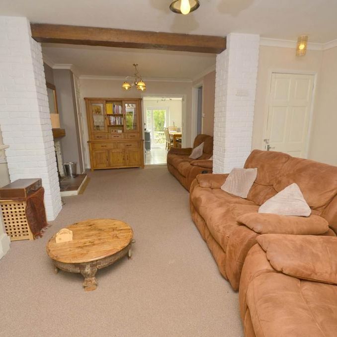 3 bedroom semi-detached house to rent - Photo 1