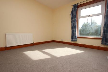 Radfield Avenue, Darwen - Photo 3