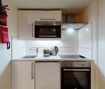 Studio to rent - Photo 6