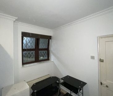 Room in a Shared House, Clayton Street, SE11 - Photo 6