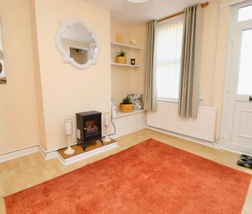 2 bedroom Mid Terraced House to let - Photo 2