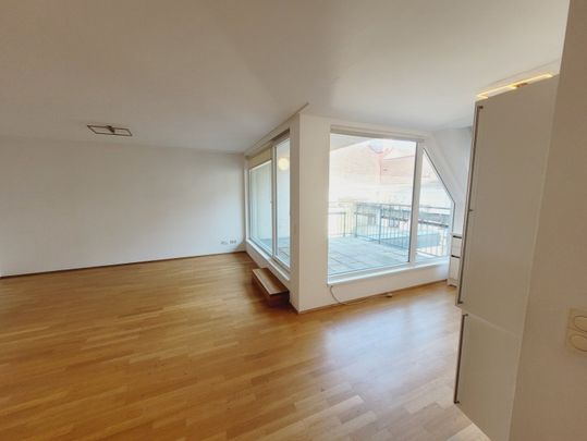 Gumpendorfer Straße: geräumige 4-Zimmer Dachgeschoßwohnung mit Terrassen - Foto 1
