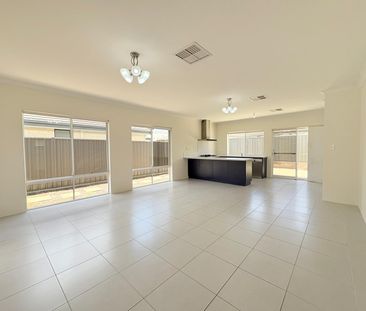 3-Bedroom Rental House with 2 Bathrooms in Hilbert - Your Next Home... - Photo 4