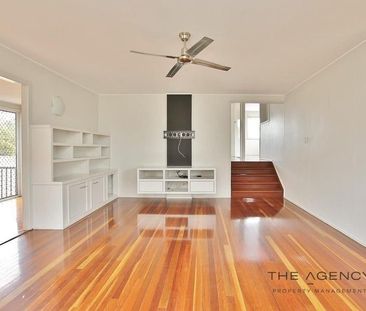 Spacious family home with large timber deck - Photo 5