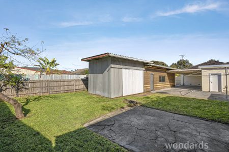 Spacious Family Home in Prime Fawkner Location - Photo 5