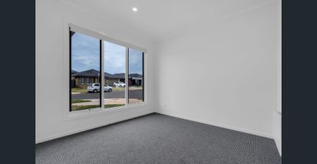 Corner 3 Bedroom Modern Living! - Photo 3