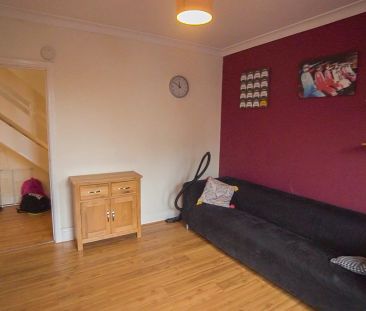 To Rent Brownen Road, Winton, Bournemouth, BH9 £2,450 pcm Tenancy Info - Photo 2