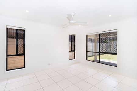 4 Bedroom Family Home located in Springfield Rise - Available January 2026! - Photo 3