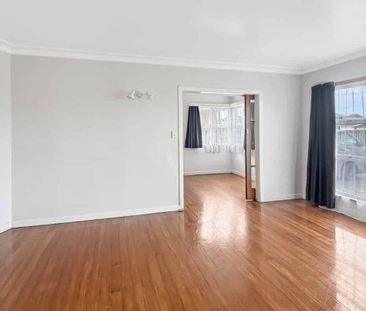 Kensington - 3 Bedroom. - Photo 2