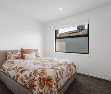 Architecturally Designed 6-Star Energy Efficient Luxury Living - Photo 3