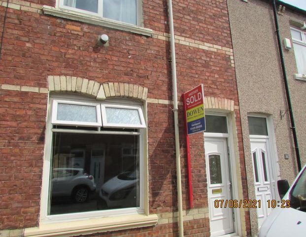 2 bedroom terraced house to rent - Photo 1
