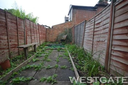 3 Bed - Queens Road, Reading - Photo 3