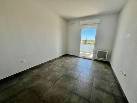 Location Appartement 3 pièces 63m² NIMES 30000 - Photo 3